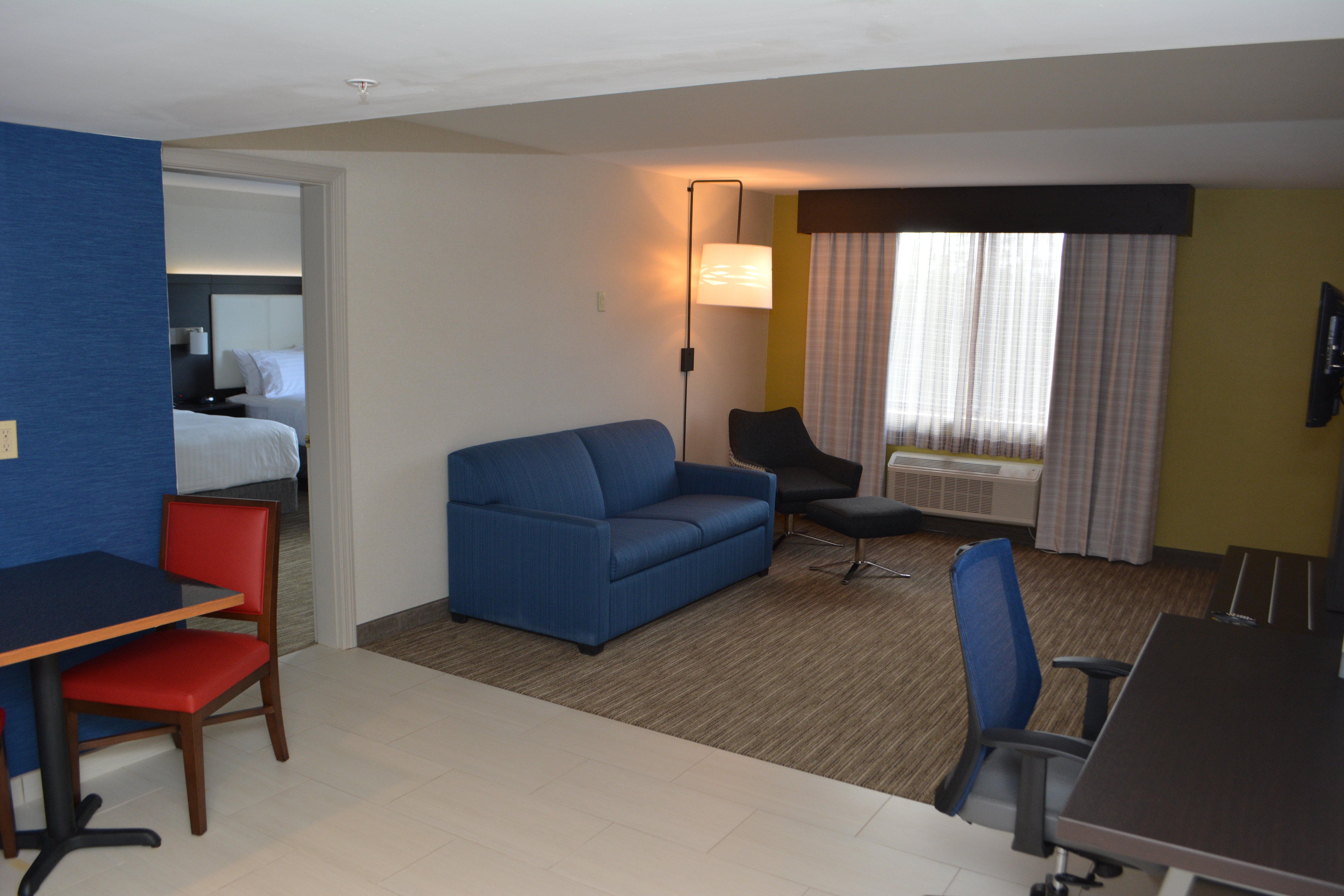 Holiday Inn Express & Suites Waterville - North By Ihg Exterior foto