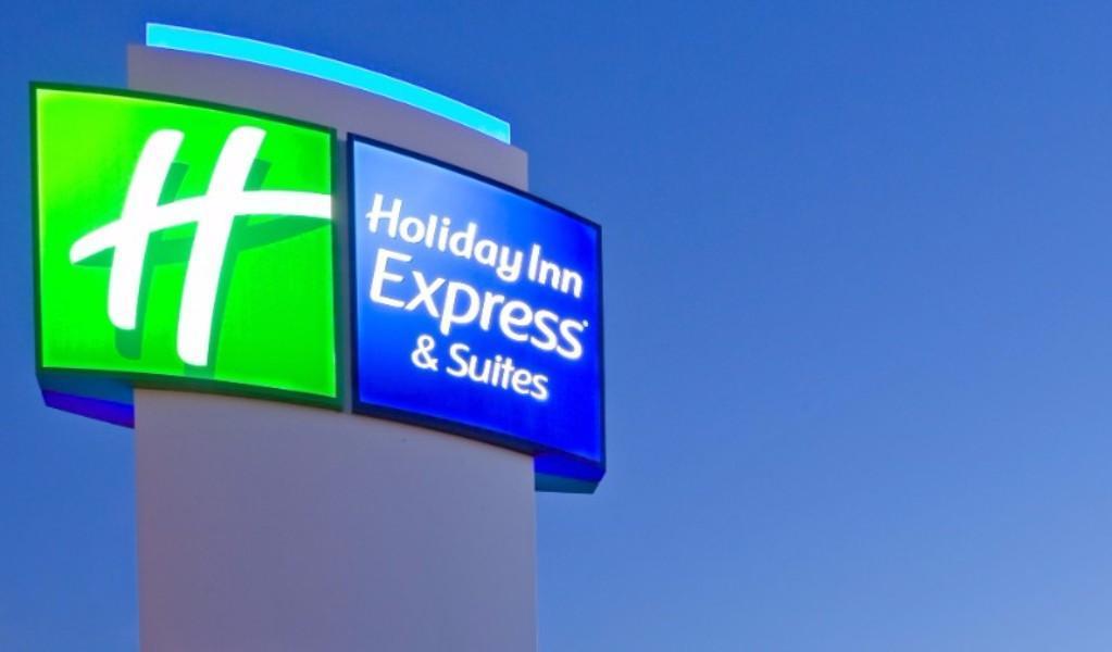 Holiday Inn Express & Suites Waterville - North By Ihg Exterior foto
