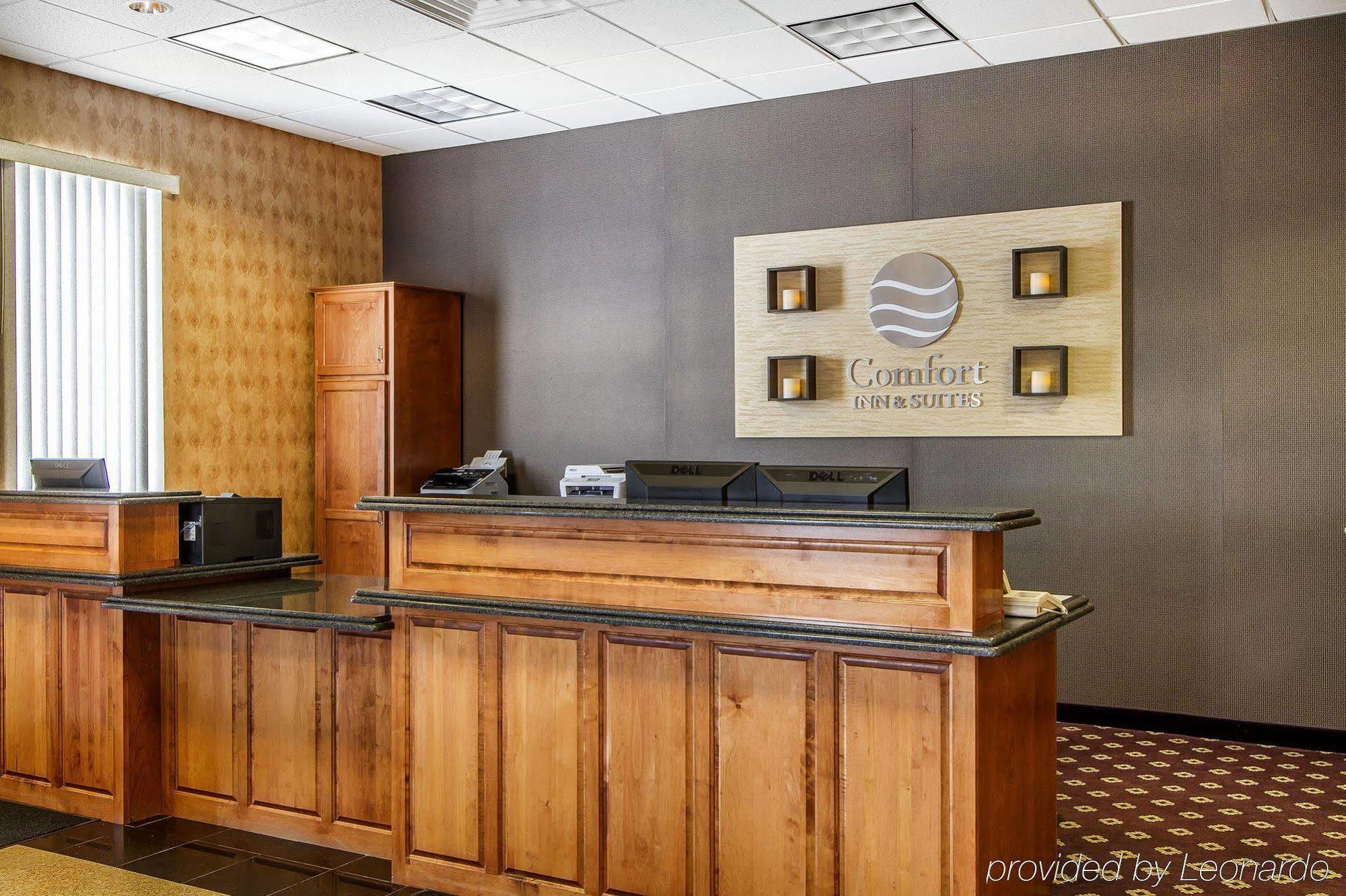 Holiday Inn Express & Suites Waterville - North By Ihg Exterior foto
