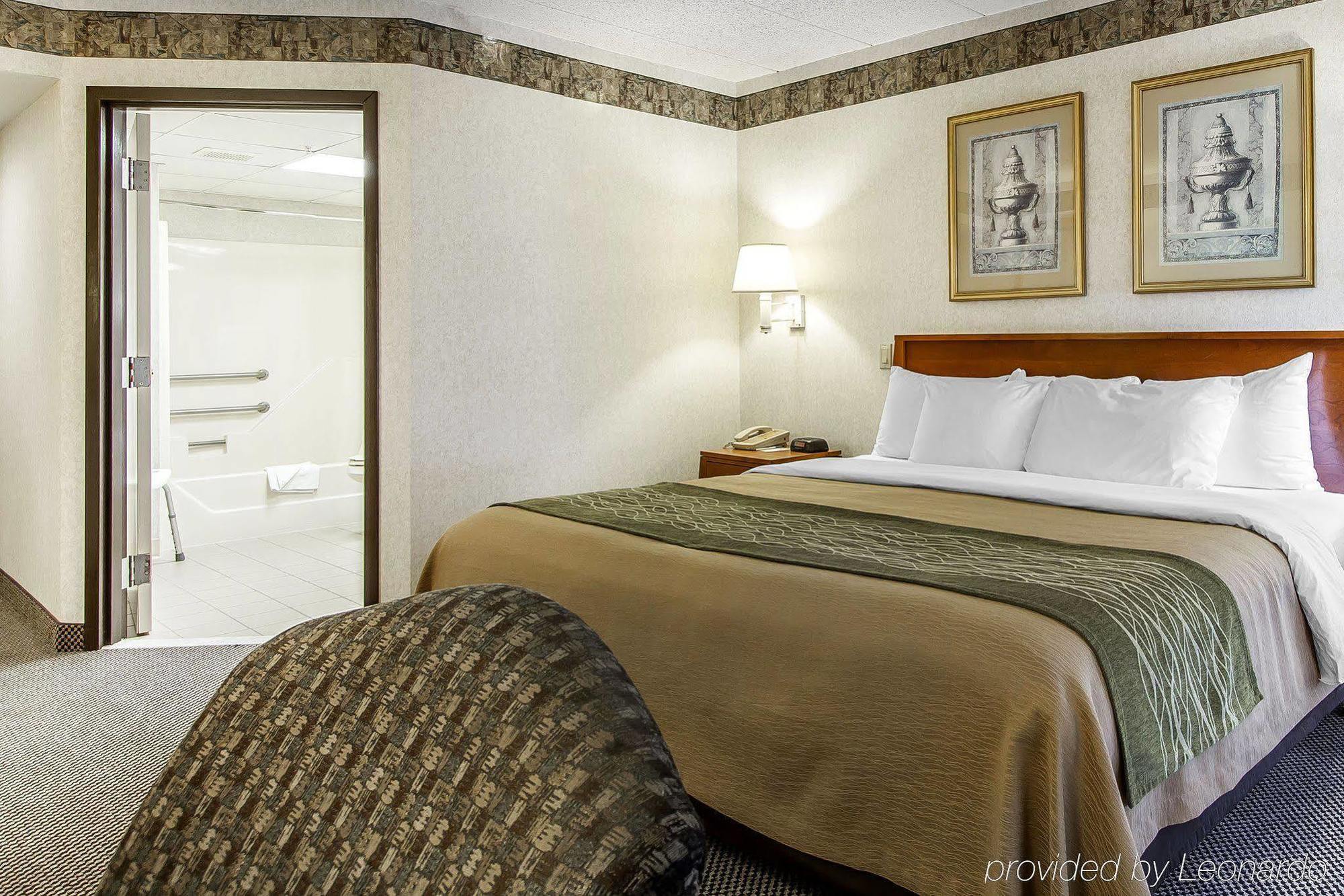 Holiday Inn Express & Suites Waterville - North By Ihg Exterior foto