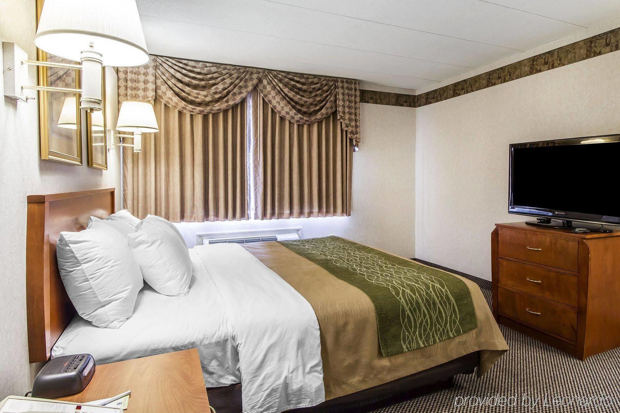 Holiday Inn Express & Suites Waterville - North By Ihg Exterior foto