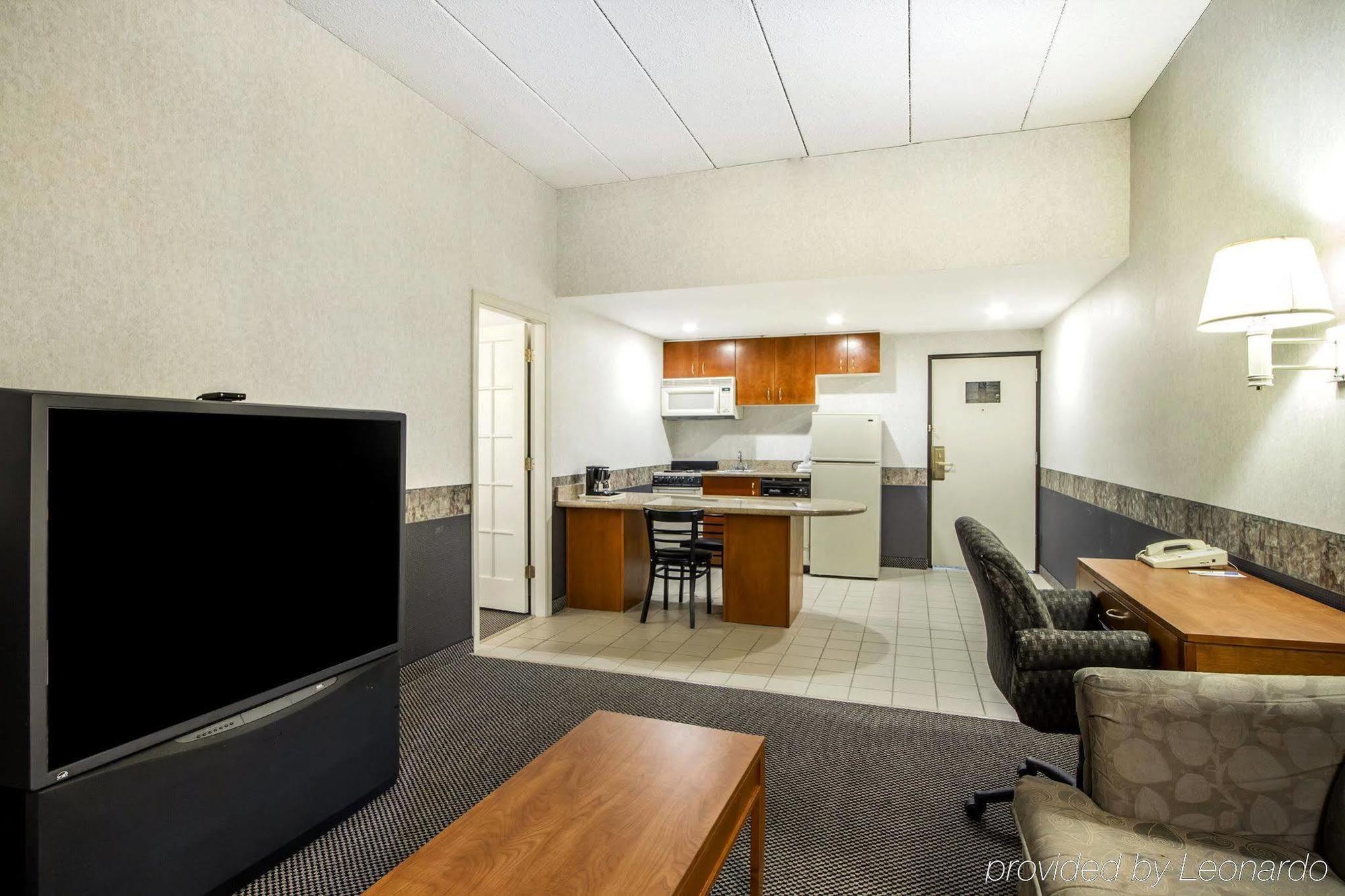 Holiday Inn Express & Suites Waterville - North By Ihg Exterior foto