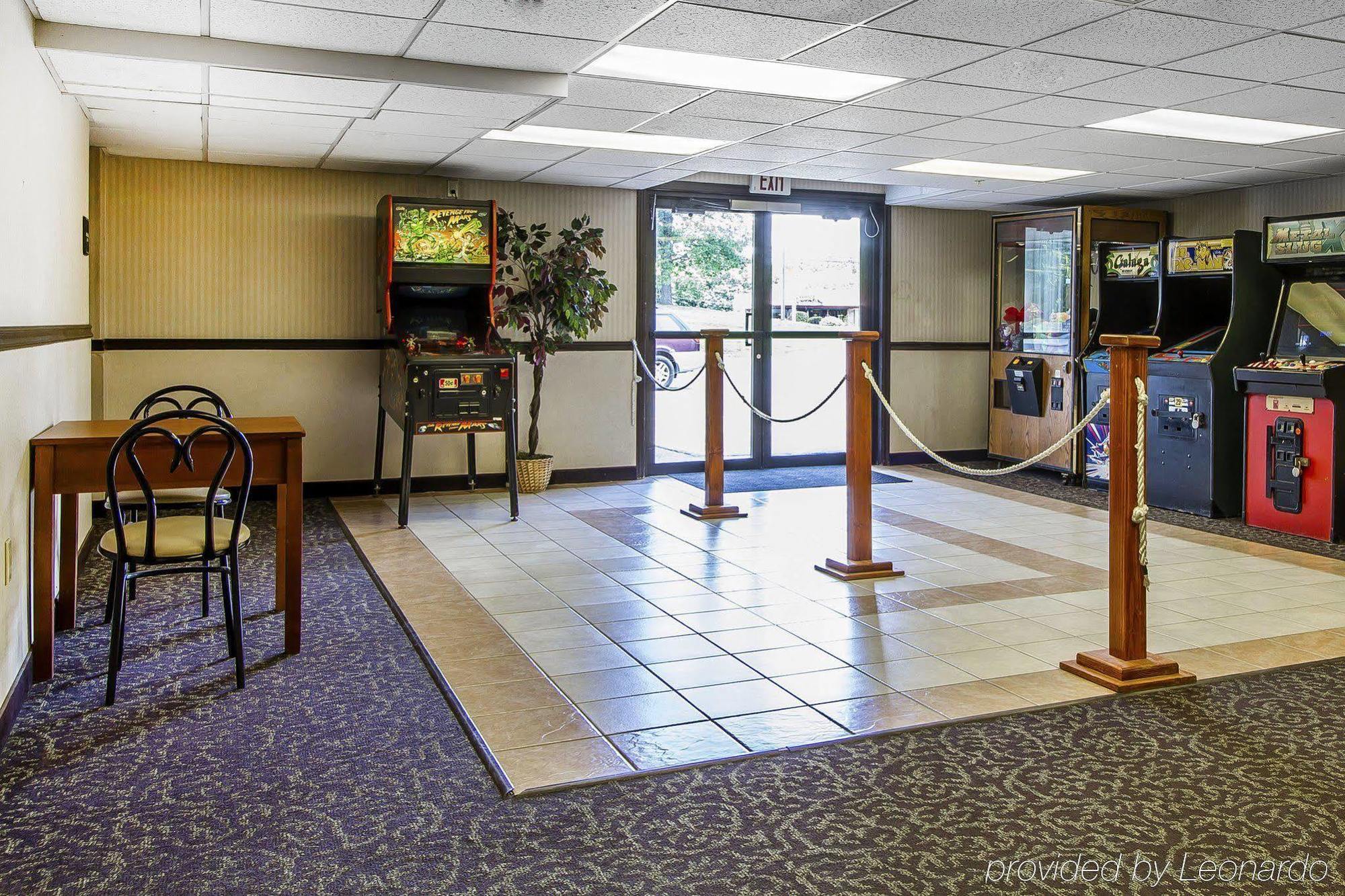 Holiday Inn Express & Suites Waterville - North By Ihg Exterior foto